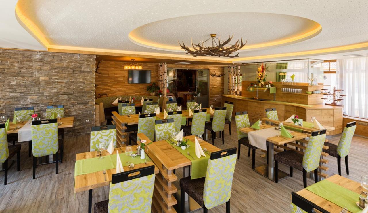 Hotel-Restaurant Forellenhof Puchberg am Schneeberg Exteriör bild