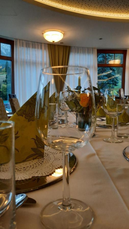 Hotel-Restaurant Forellenhof Puchberg am Schneeberg Exteriör bild